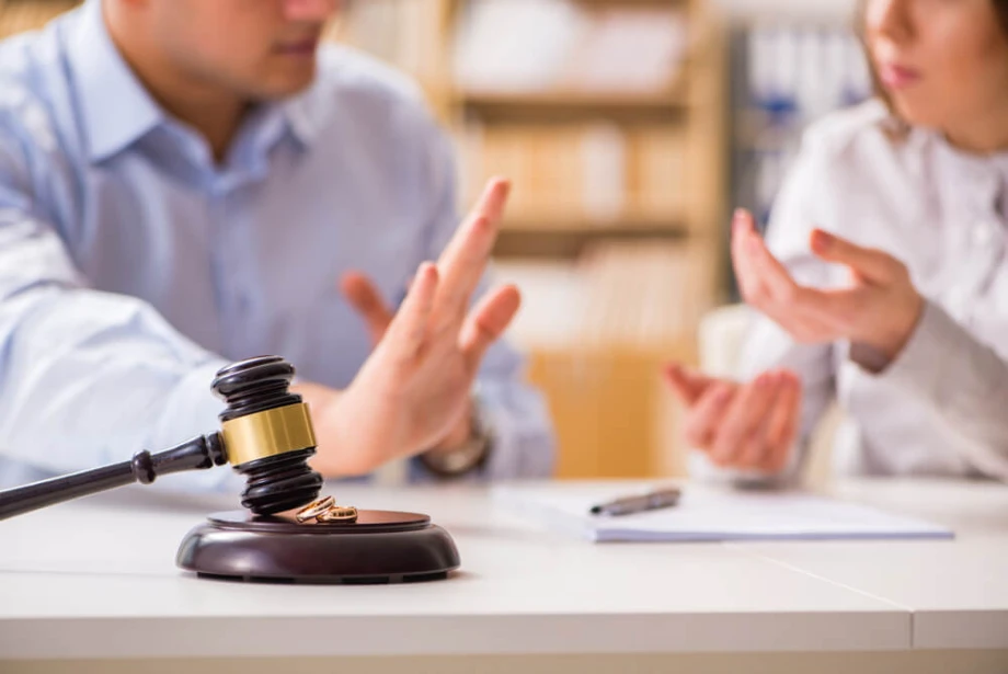Couple discusin property division in Annapolis Maryland court