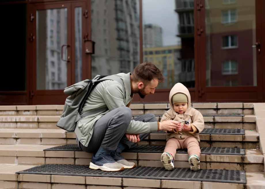 How Far Behind Does Child Support Get Before a Warrant Is Issued?